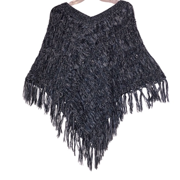 John Paul Richard Knit Fringe Shawl/Poncho in size Small (s/m). - Picture 1 of 4